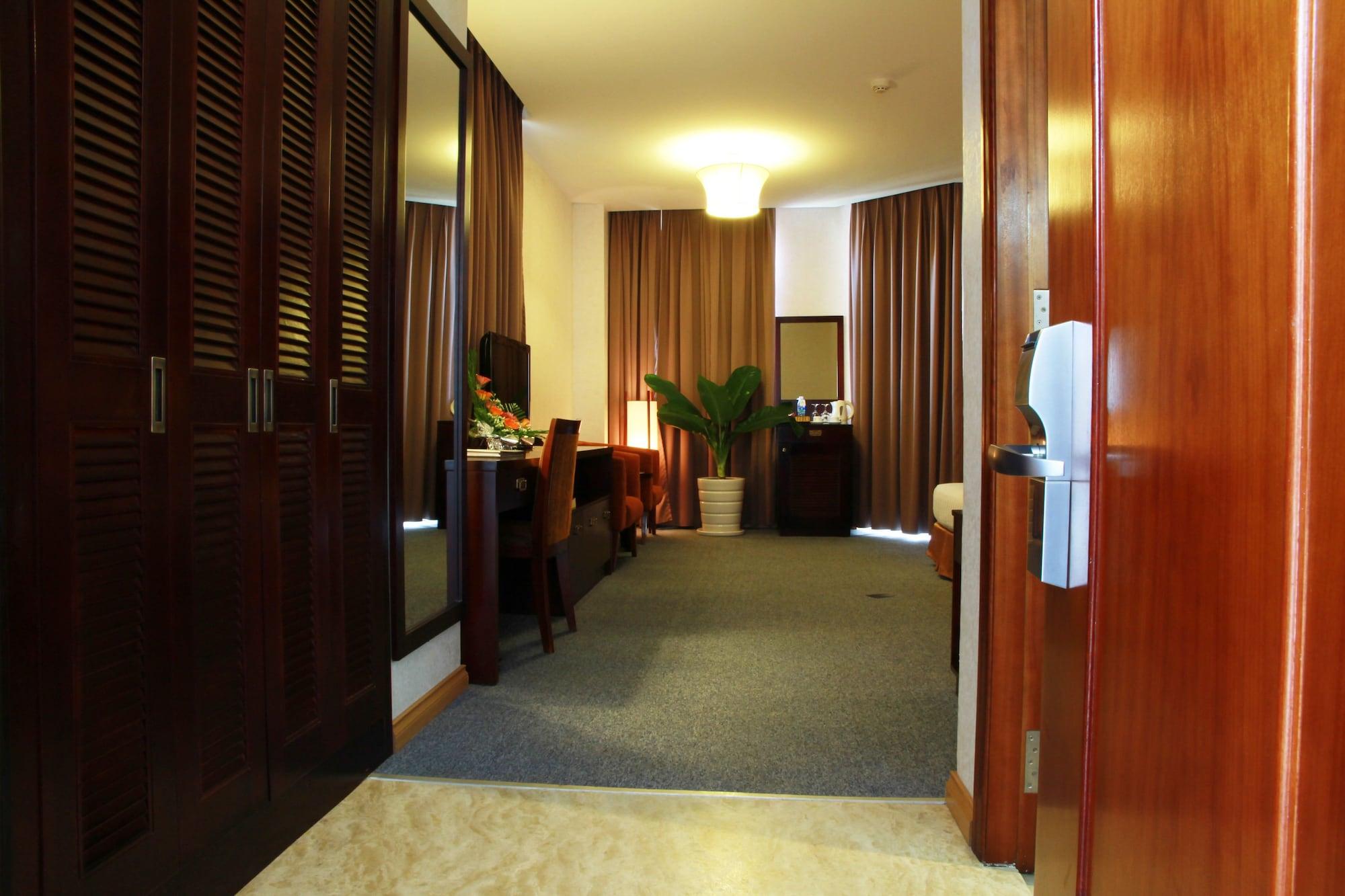 Dakruco Hotel Buon Ma Thuot Bagian luar foto