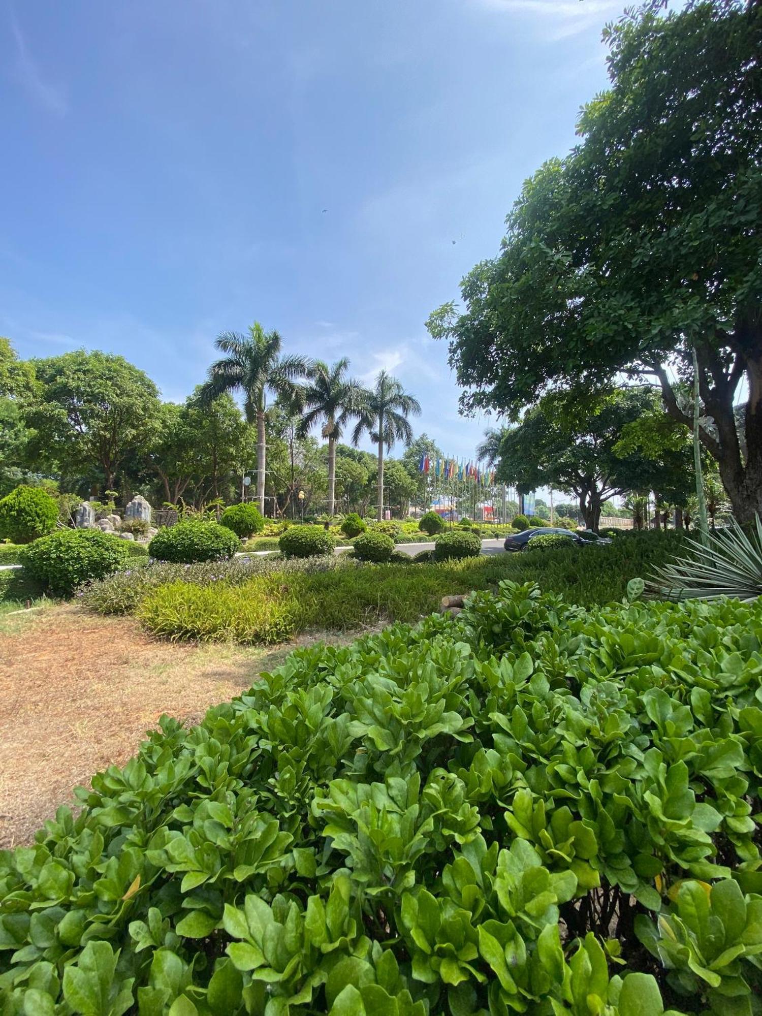 Dakruco Hotel Buon Ma Thuot Bagian luar foto