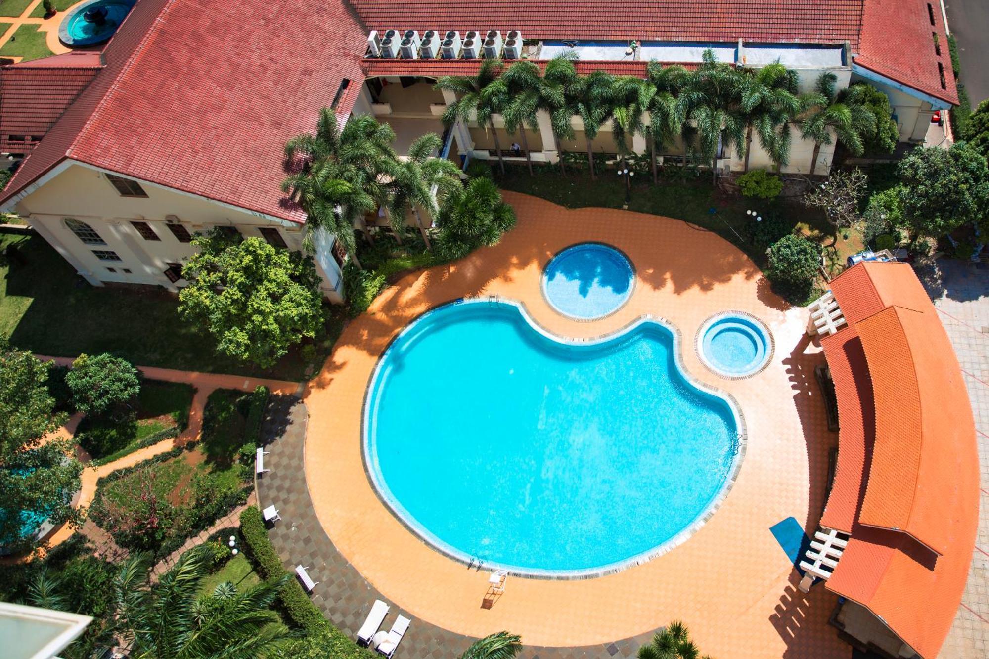 Dakruco Hotel Buon Ma Thuot Bagian luar foto