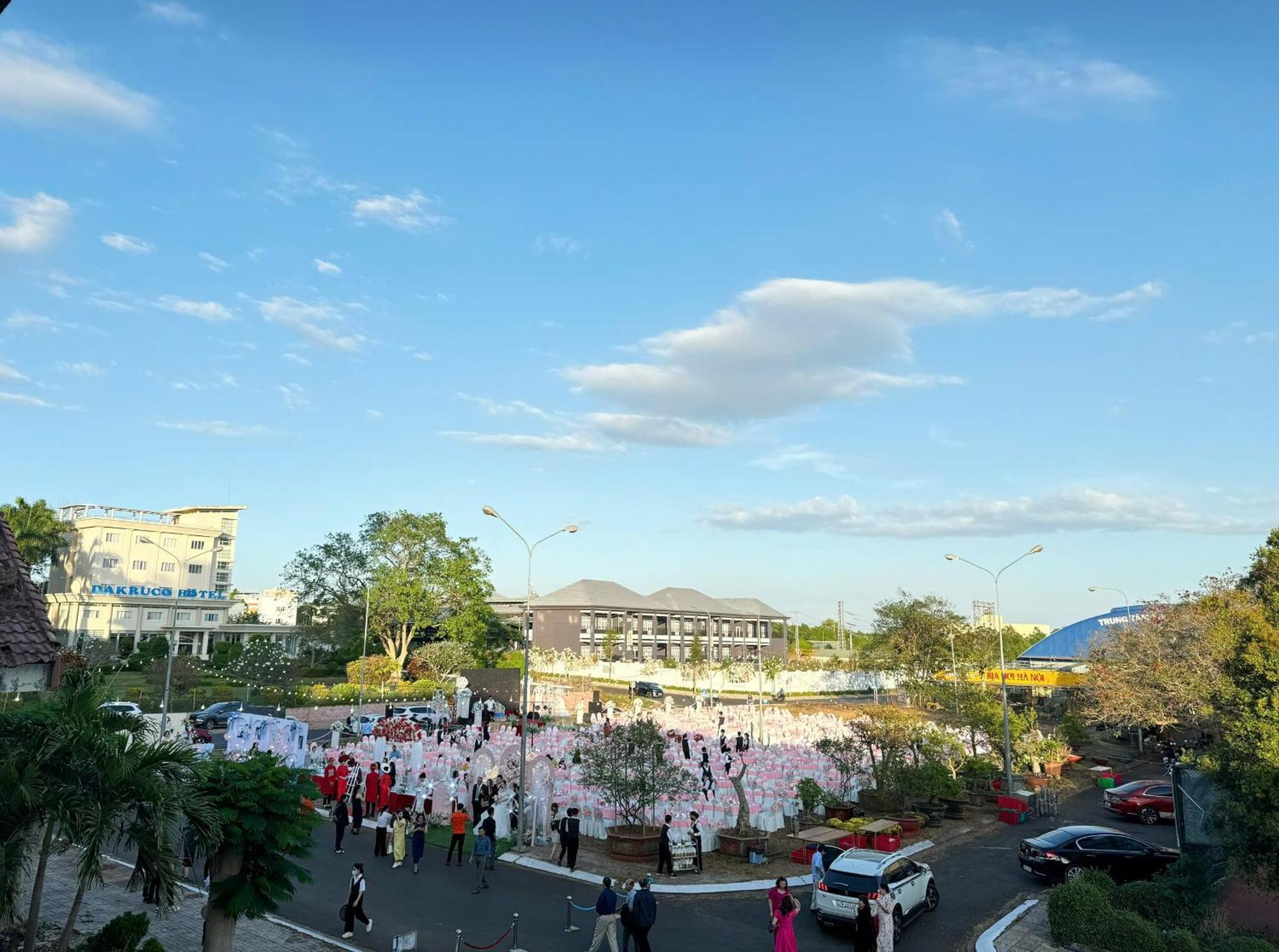 Dakruco Hotel Buon Ma Thuot Bagian luar foto