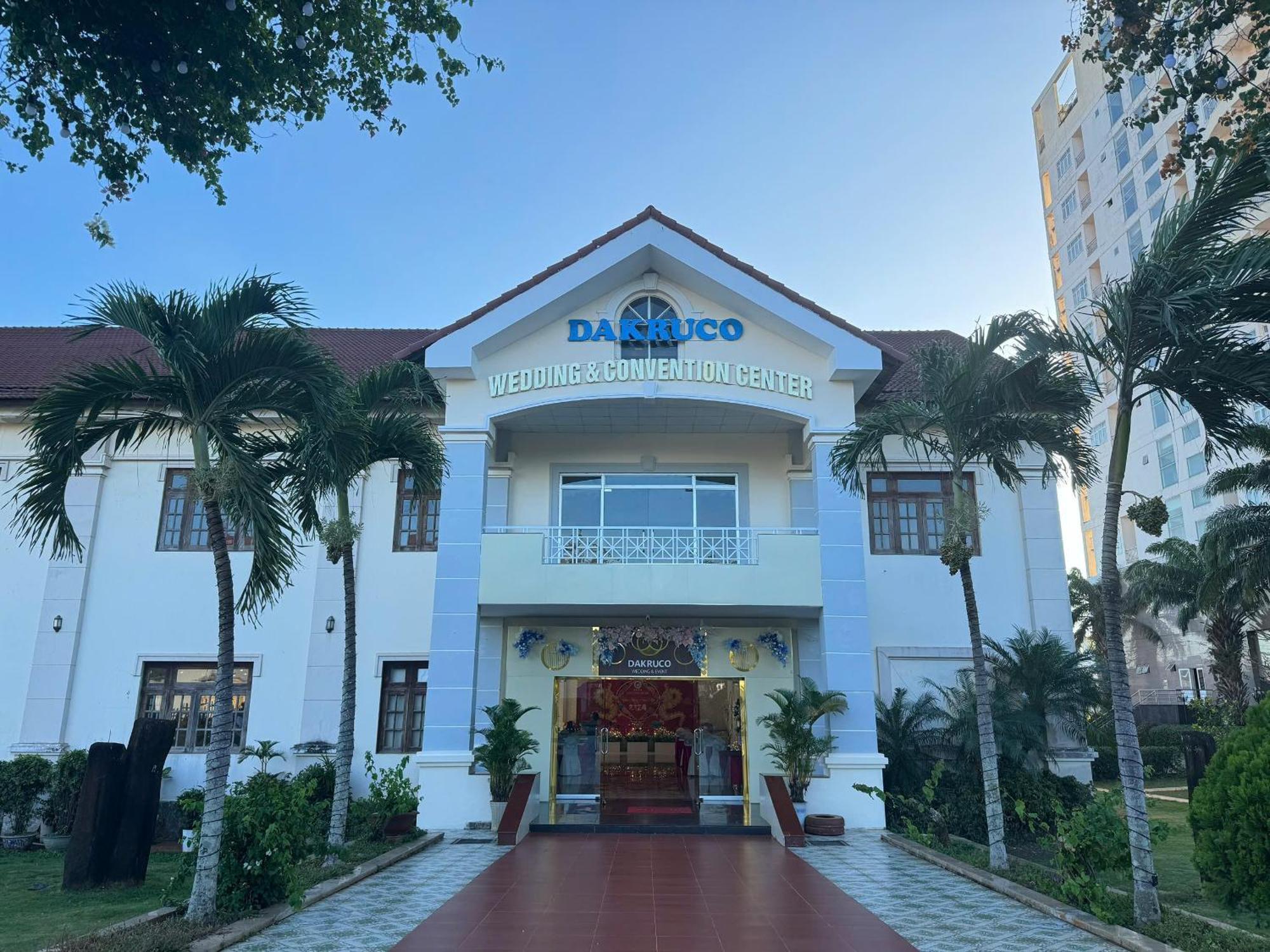 Dakruco Hotel Buon Ma Thuot Bagian luar foto