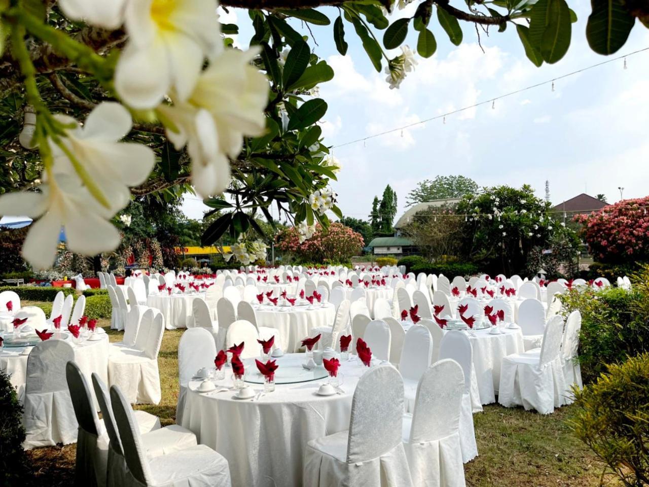 Dakruco Hotel Buon Ma Thuot Bagian luar foto