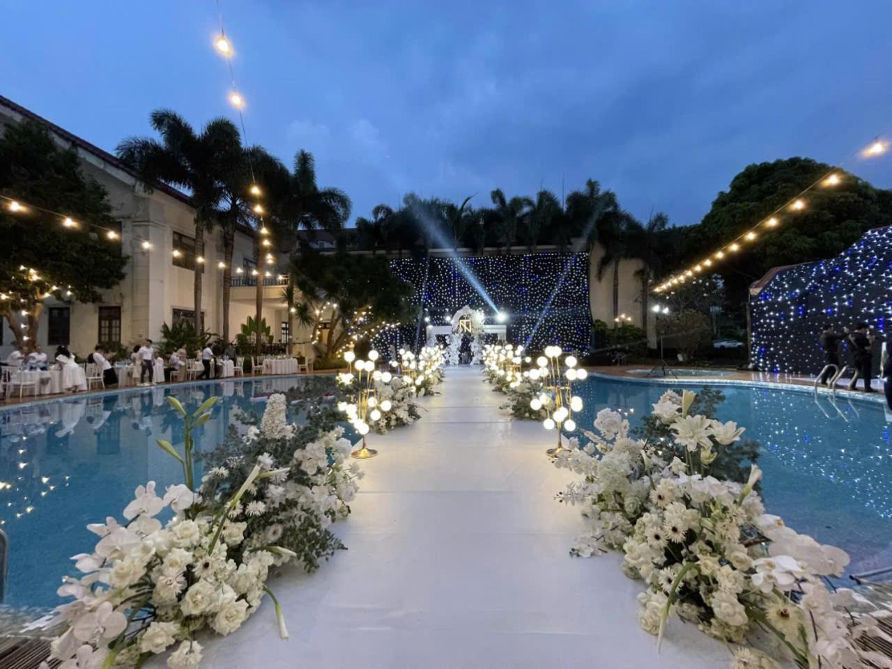Dakruco Hotel Buon Ma Thuot Bagian luar foto