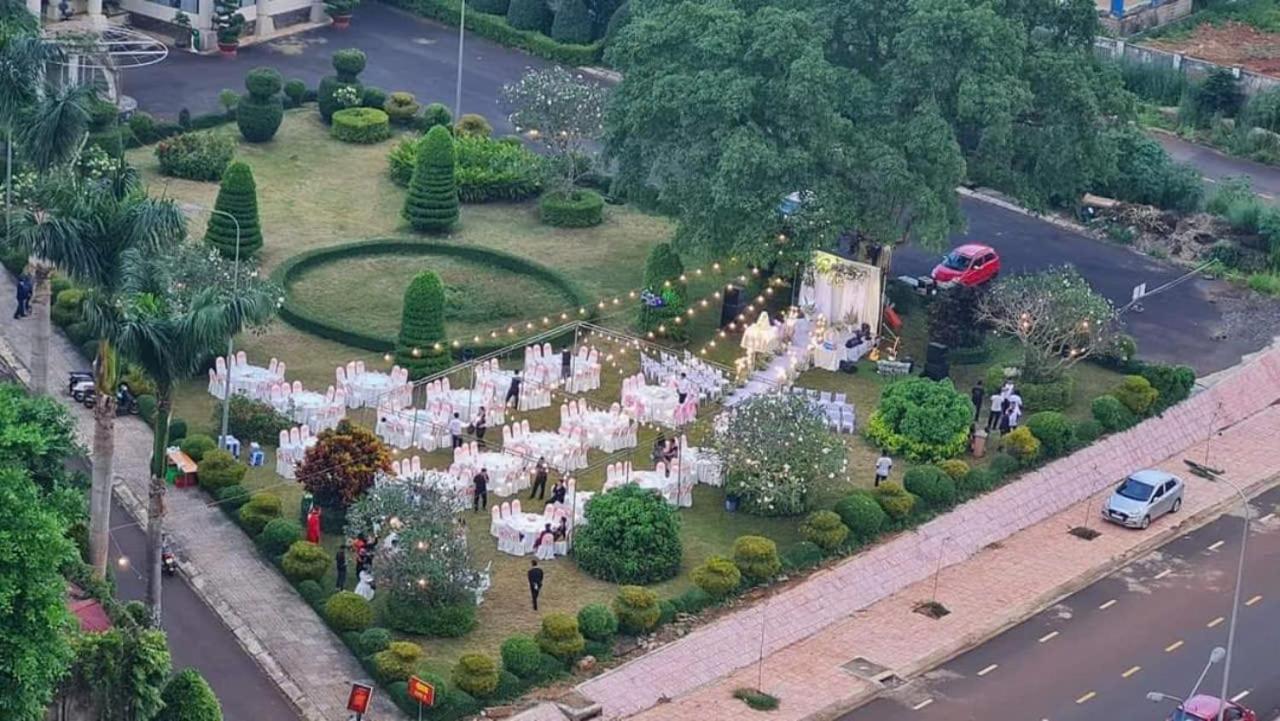 Dakruco Hotel Buon Ma Thuot Bagian luar foto