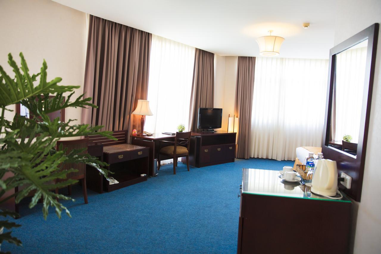Dakruco Hotel Buon Ma Thuot Bagian luar foto