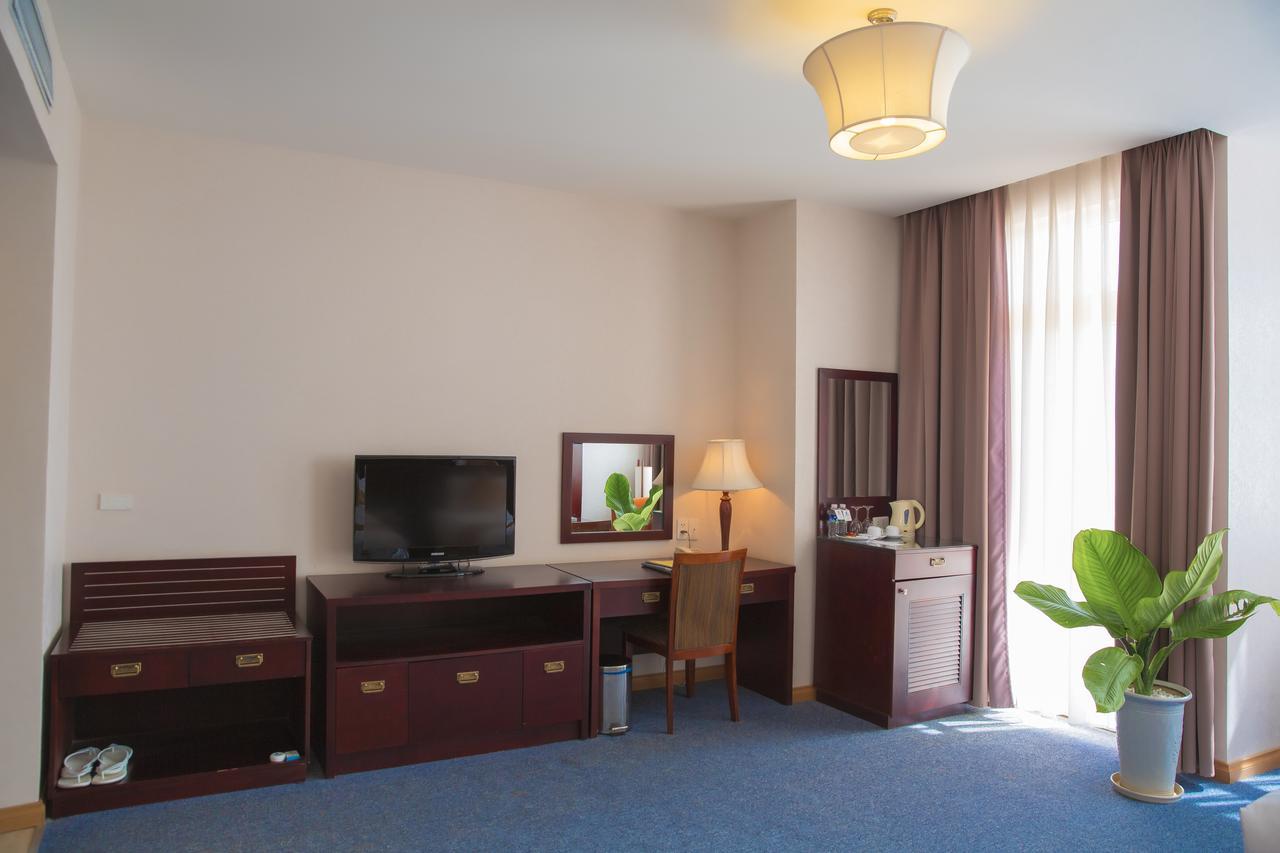 Dakruco Hotel Buon Ma Thuot Bagian luar foto